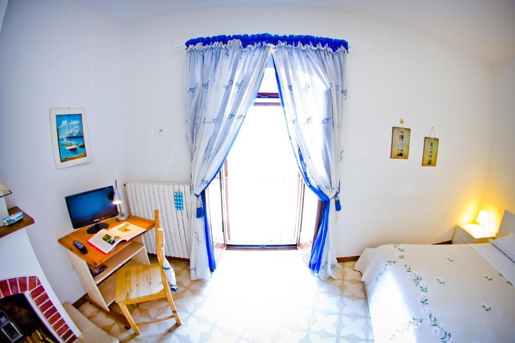 One-Bedroom Apartment with Sea View